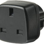 Brennenstuhl matkasovitin UK - EU, maadoitettu, 250V max 13A, musta
