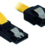 DeLOCK SATA-kabel, 6Gb/s, låsclip, vinklad(uppåt)-rak, 0,5m, gul