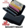 Kaksi mustaa RFID-suojattu korttikoteloa. Toinen on auki ja siinä näkyy kortteja. Kuvassa on tekstit "Solid protection!", "RFID Blocking" ja "Security waller".